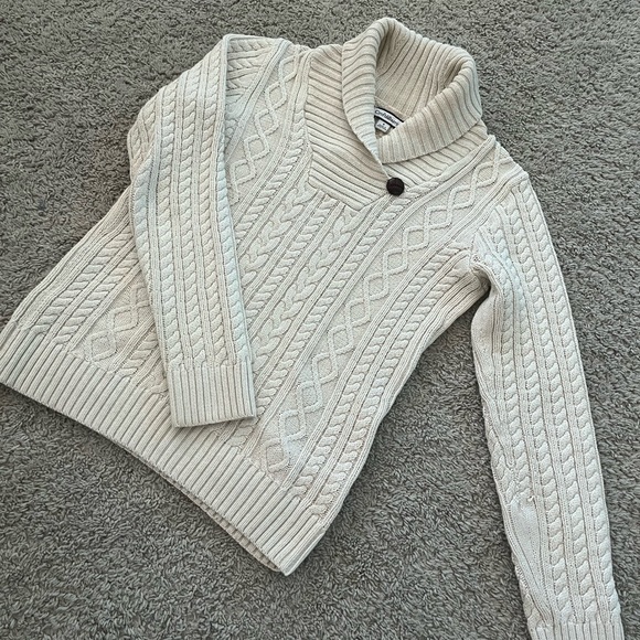 Croft & Barrow collared cable knit sweater. Cream. Size S. - Picture 3 of 11